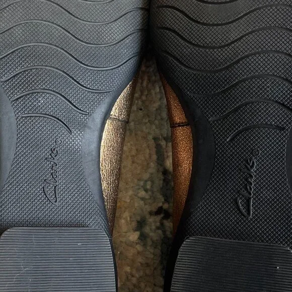 Clarks *Gold Metallic* Sara Poppy Loafer | size 6.5 | Ortholite Insole | EUC - Picture 8 of 12